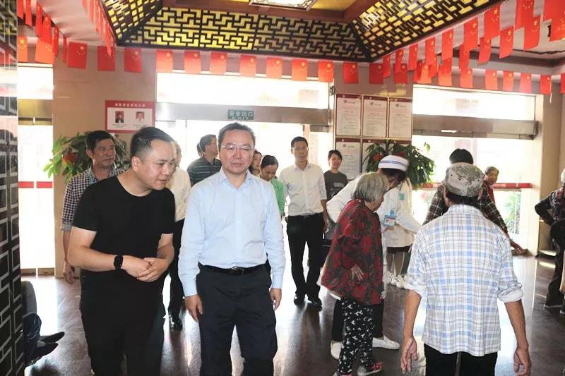 株洲市人民政府副市長楊勝躍一行蒞臨株洲海福祥養(yǎng)老護理院調(diào)研老齡健康工作